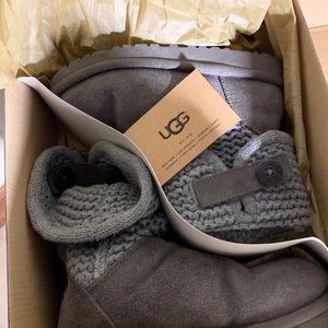 Girls uggs,grey, size 13